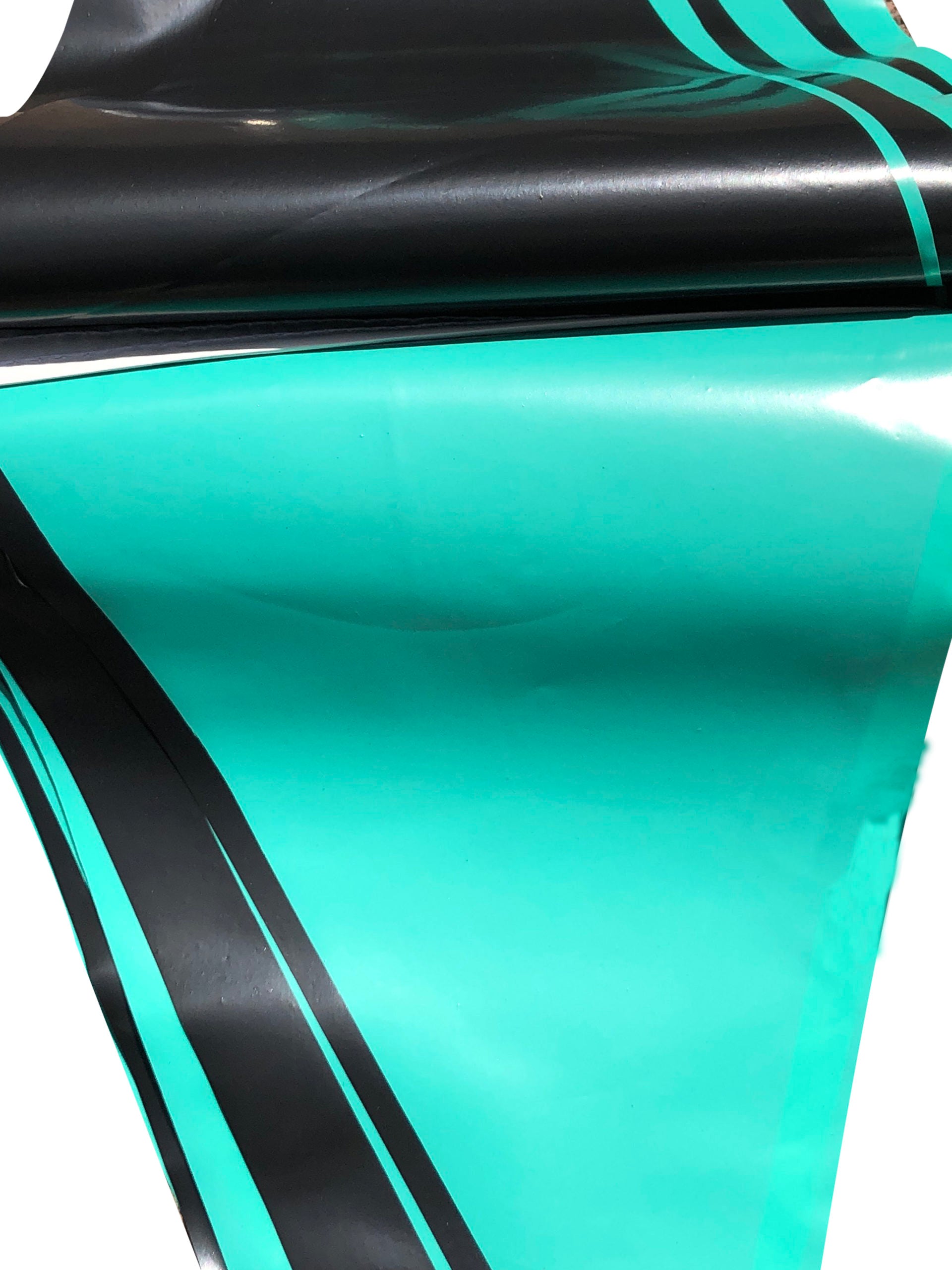 Tira de banderines intercalados negro y verde aqua, forma triangular con guía de rafia blanca, ideal para decoración de eventos, fiestas, exposiciones, tiendas y más, apto para exteriores.