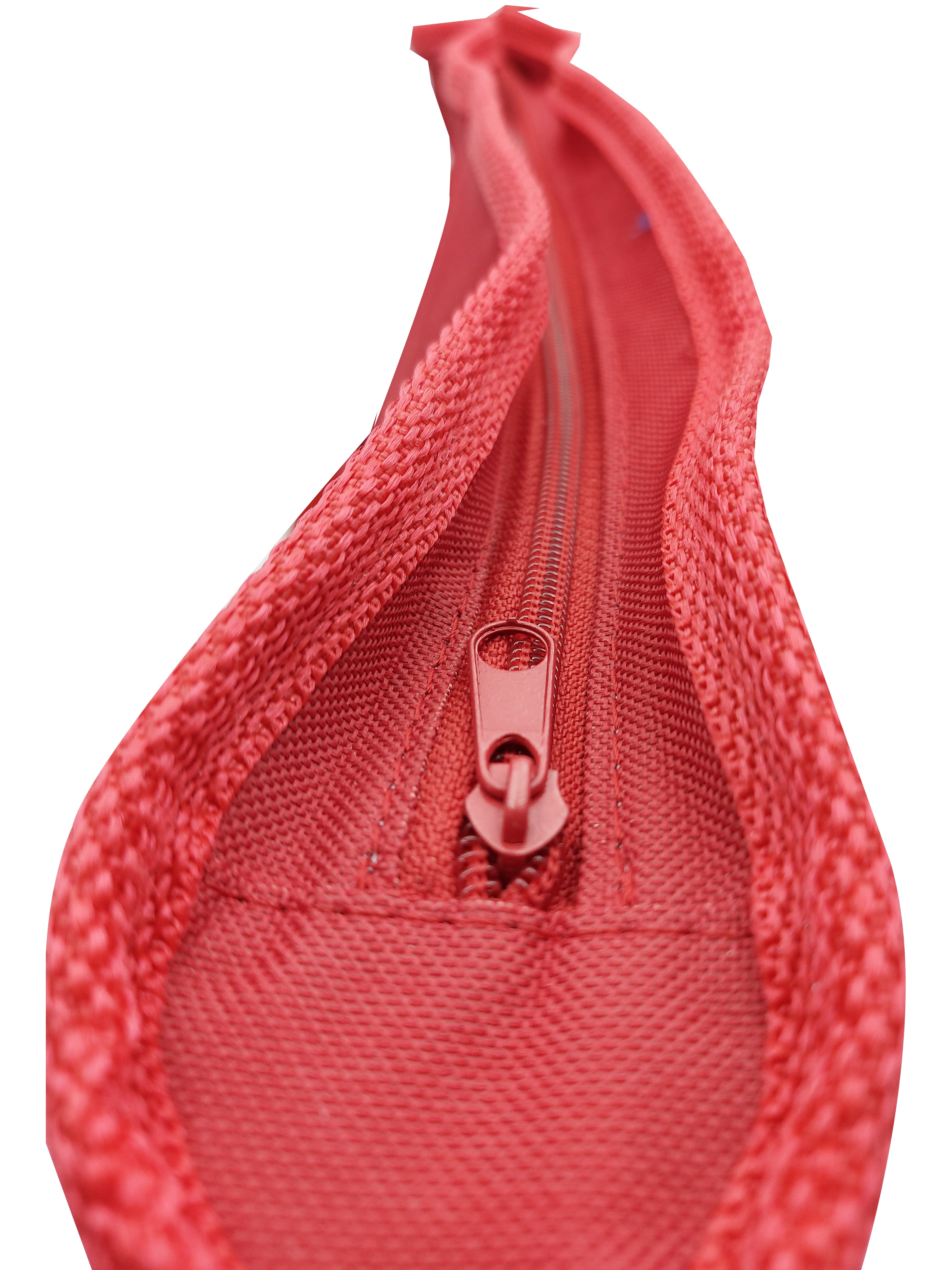 Bolsa térmica para alimentos o bebidas, mantiene la temperatura caliente o fría por más de una hora. Tamaño 52x40x15 cm, fabricada con 3 capas: lona poliéster de alta resistencia, material espumado térmico y vinil antiderrames lavable. Incluye asas reforzadas, cierre superior de cremallera y diseño plegable para ahorrar espacio. Ideal para transportar alimentos frescos del mercado o supermercado. Resistente, lavable y fácil de usar.