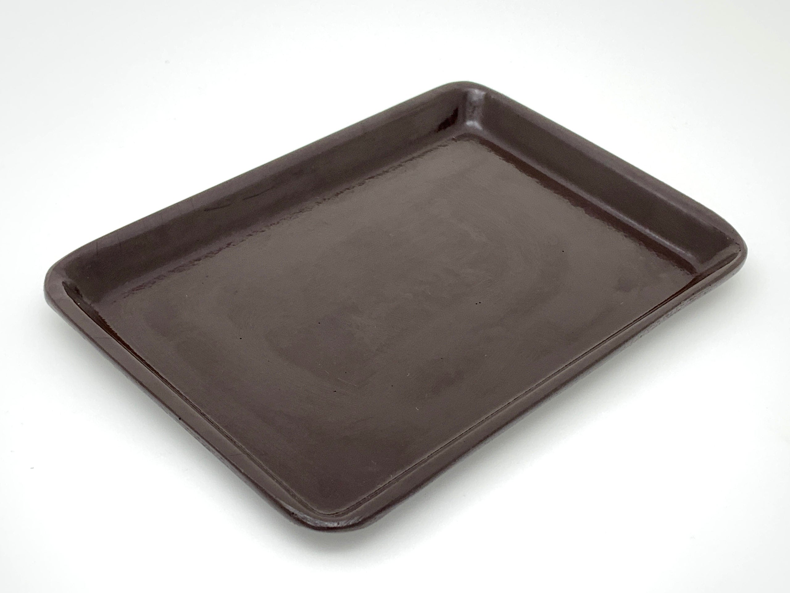 Charolitas propineras o limosneras apilables, disponibles en plástico rígido color café o melamina y color negro, ideales para restaurantes, bares, y cafeterías.