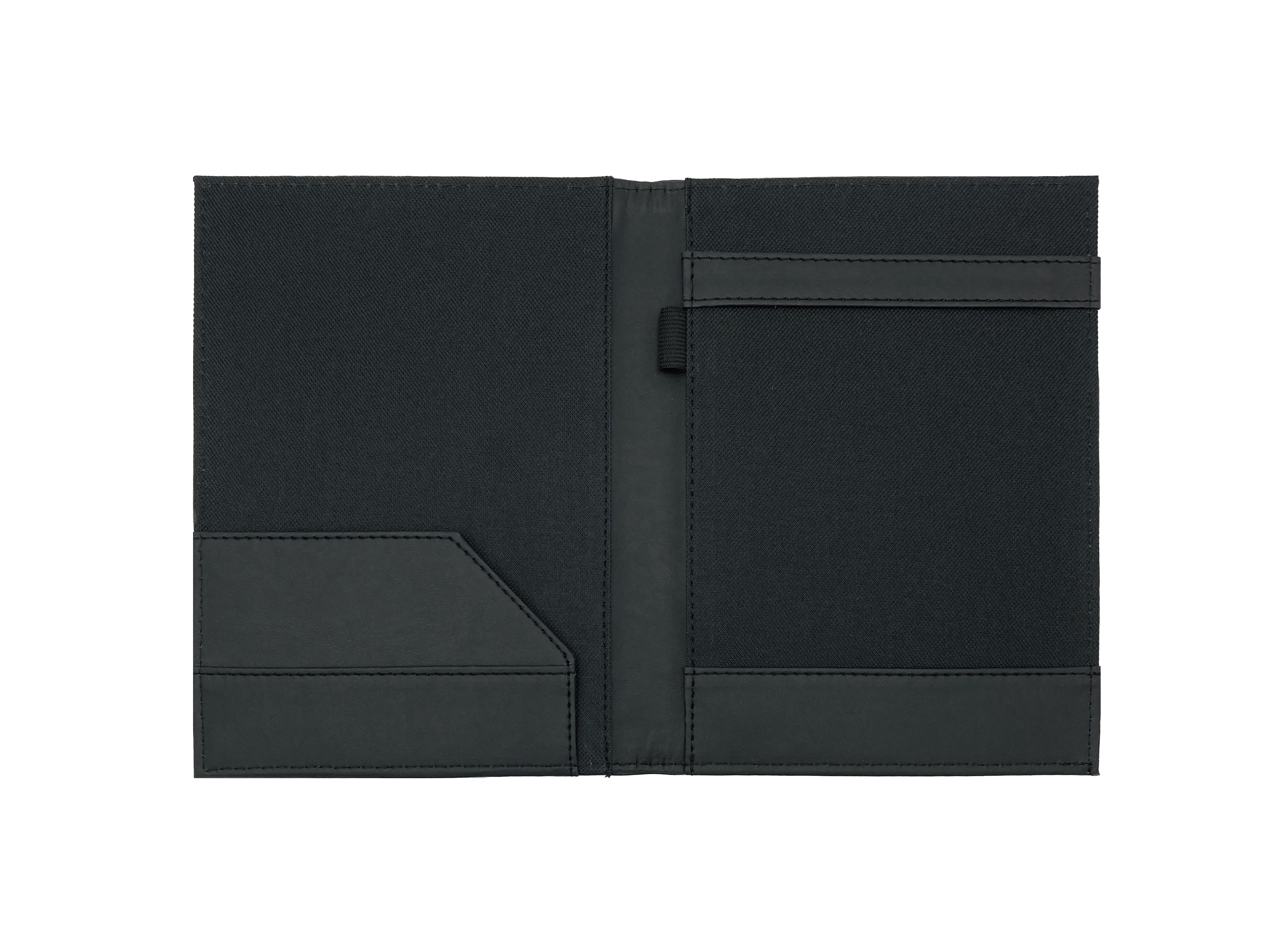 Carpeta porta block tamaño media carta, exterior curpiel con detalle curvo, forro interior en tela poliéster, con solapa para papeles, doble tarjetero, porta pluma y tapa acolchonada. Ideal para grabado en seco, hot stamping, grabado láser y serigrafía. Color negro.