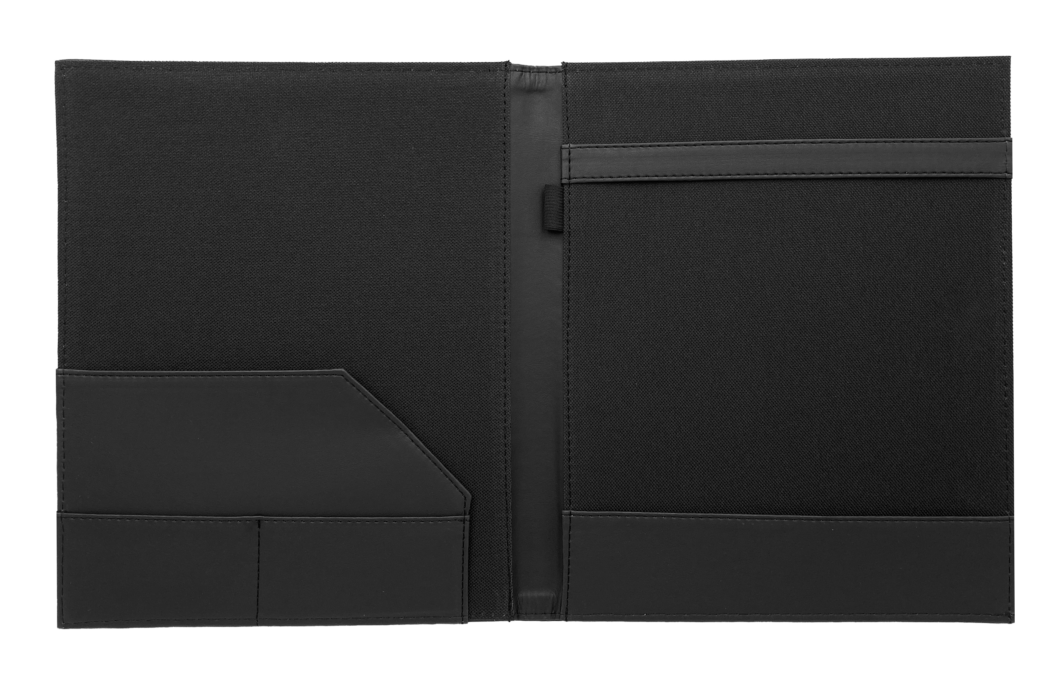 Carpeta Porta Block para hojas tamaño carta, fabricada en curpiel con detalle curvo en portada y forro interior de tela poliéster. Incluye solapa para papeles, doble tarjetero y porta pluma. Acepta hasta 50 hojas tamaño carta. Ideal para eventos corporativos y académicos como congresos, conferencias, talleres, y promociones. Color negro.