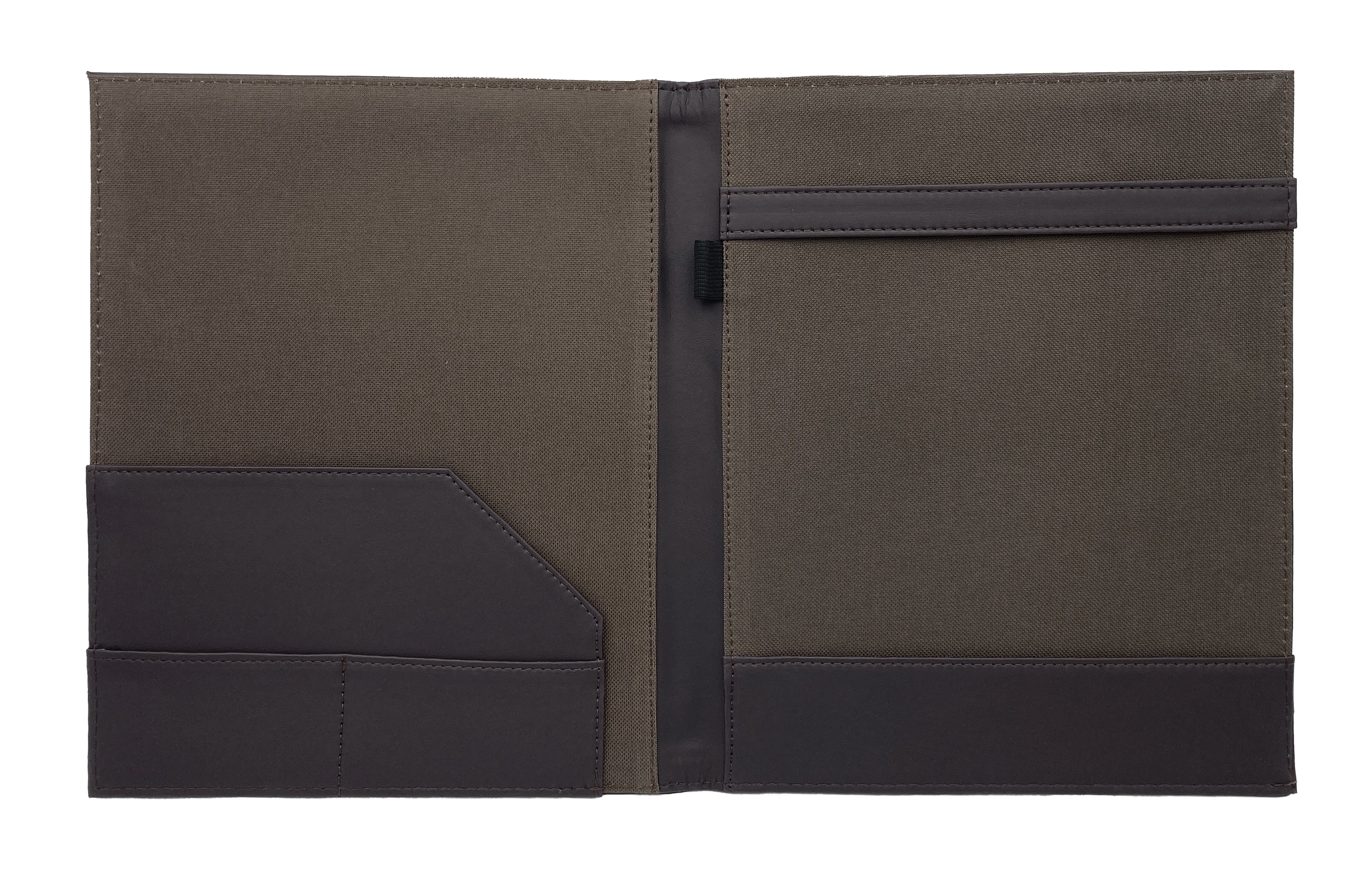 Carpeta Porta Block para hojas tamaño carta, fabricada en curpiel con detalle curvo en portada y forro interior de tela poliéster. Incluye solapa para papeles, doble tarjetero y porta pluma. Acepta hasta 50 hojas tamaño carta. Ideal para eventos corporativos y académicos como congresos, conferencias, talleres, y promociones. Color café.