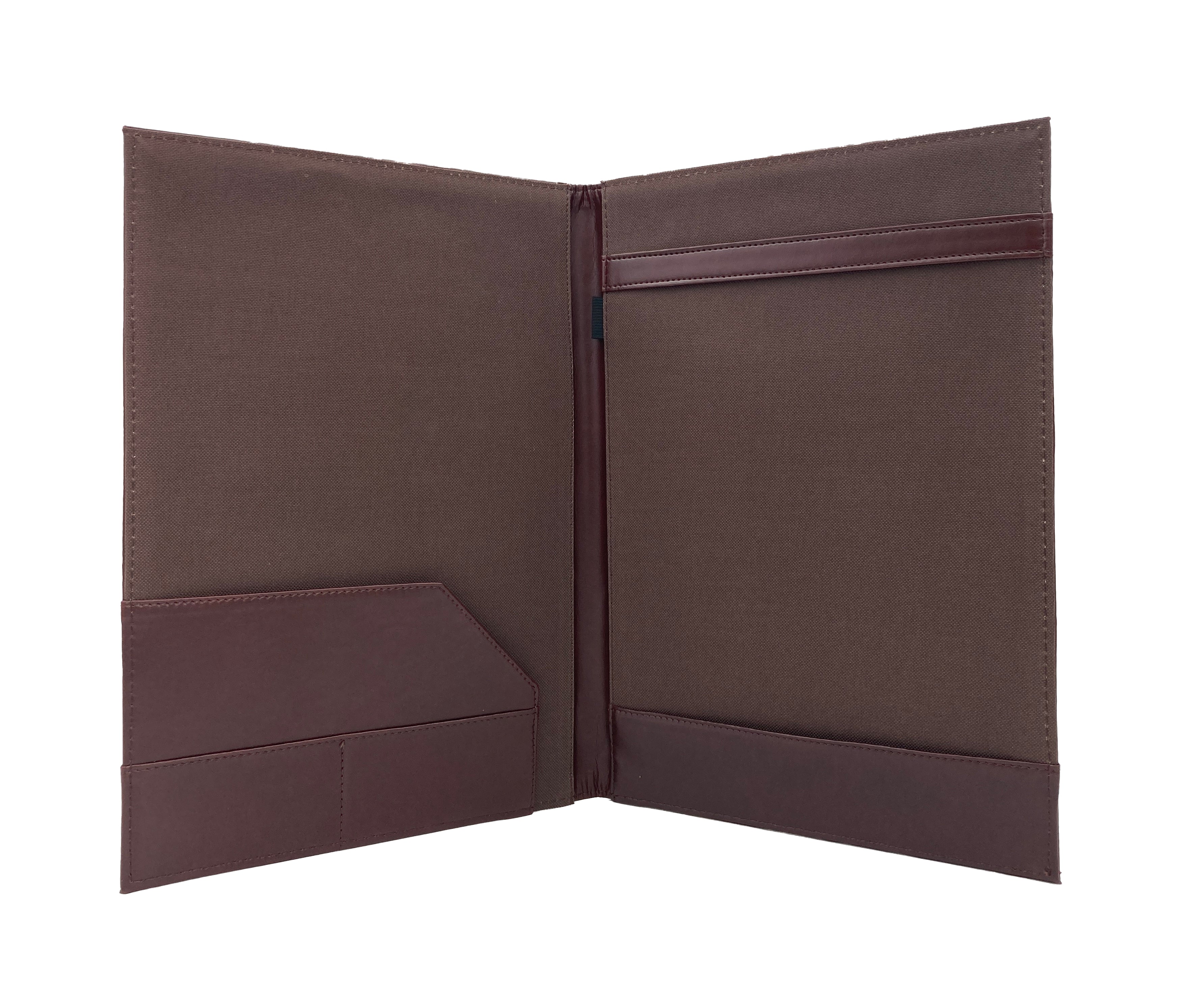 Carpeta ejecutiva tamaño oficio en curpiel, color miel. Diseño con portada curva, solapa, doble tarjetero y porta pluma de resorte. Acolchonada y resistente, acepta hojas tamaño oficio de 34x21.5 cm y hasta 50 hojas Bond. Ideal para personalización con grabado en seco, hot stamping, láser o serigrafía. Perfecta para eventos académicos, corporativos y entrega de documentación.