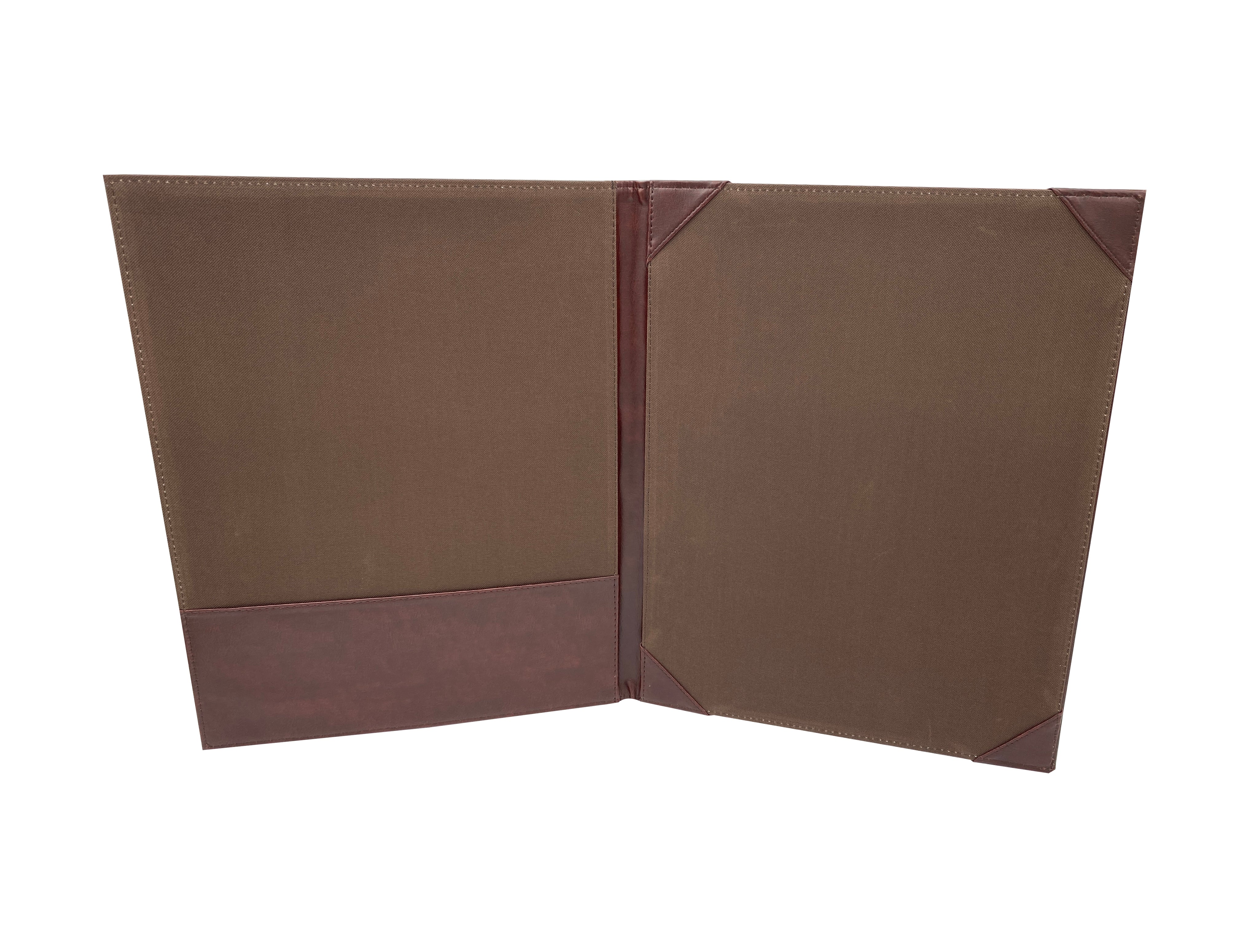 Fólder porta título universitario en curpiel, ideal para proteger documentos de gran formato como títulos de licenciatura, maestría o doctorado. Color miel. Exterior de curpiel con interior de poliéster, tapas acolchonadas y medidas de 32 x 42 cm. Adecuado para grabado en seco, hot stamping, láser o serigrafía. Perfecto para eventos académicos y corporativos.