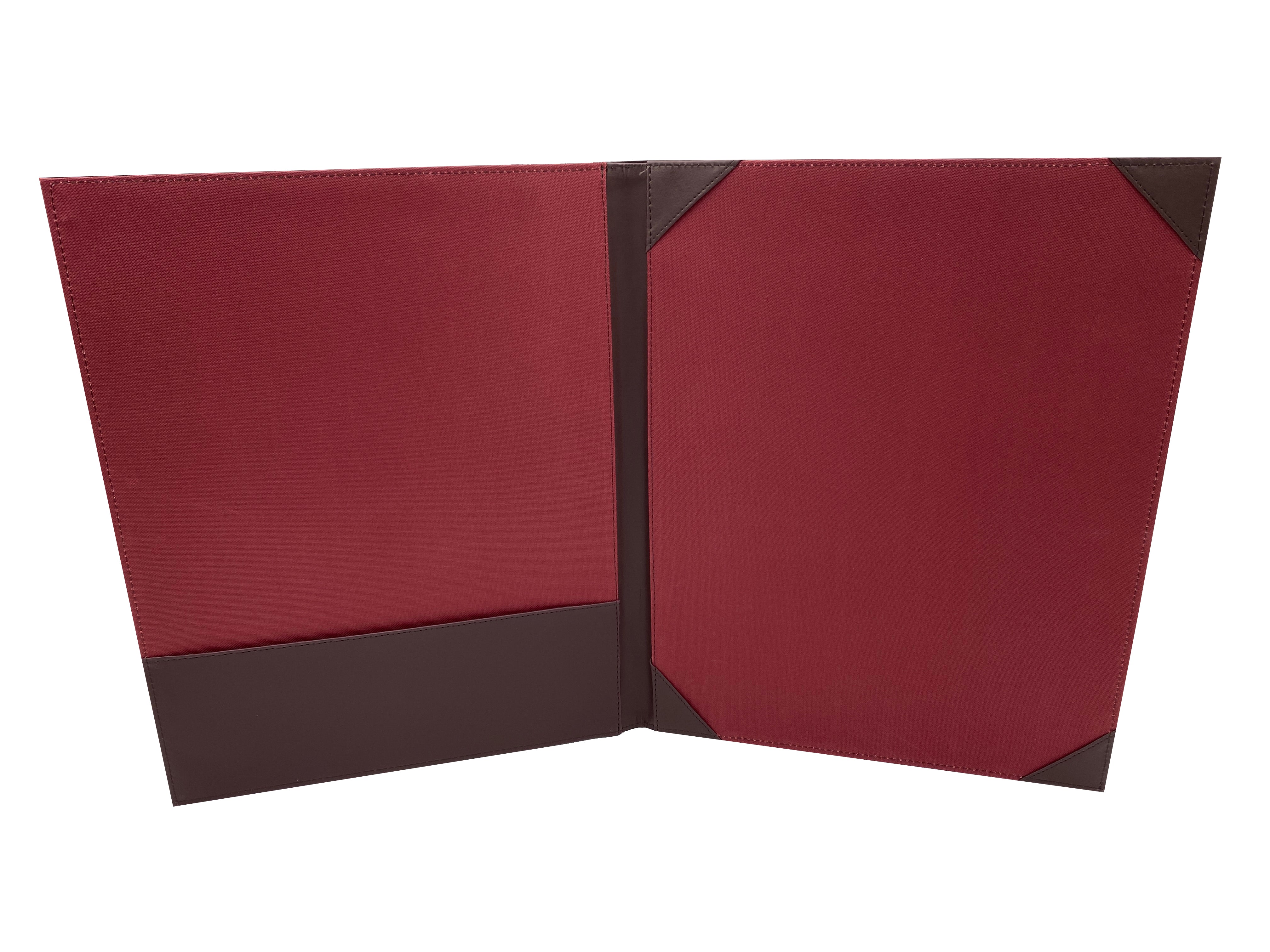 Fólder porta título universitario en curpiel, ideal para proteger documentos de gran formato como títulos de licenciatura, maestría o doctorado. Color vino. Exterior de curpiel con interior de poliéster, tapas acolchonadas y medidas de 32 x 42 cm. Adecuado para grabado en seco, hot stamping, láser o serigrafía. Perfecto para eventos académicos y corporativos.