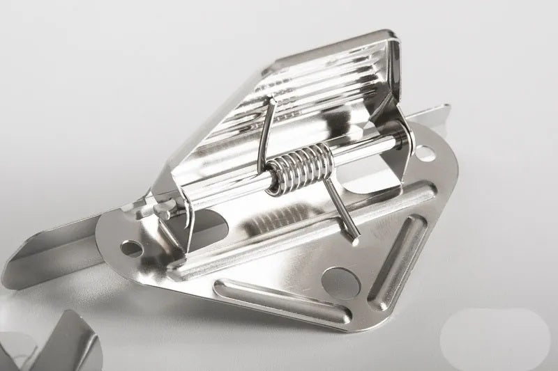 Pack de 10 piezas de clip Jumbo metálico de 12 cm con acabado níquel y perforaciones de 0.4 cm de diámetro, diseñado para tablas de notas y carpetas.