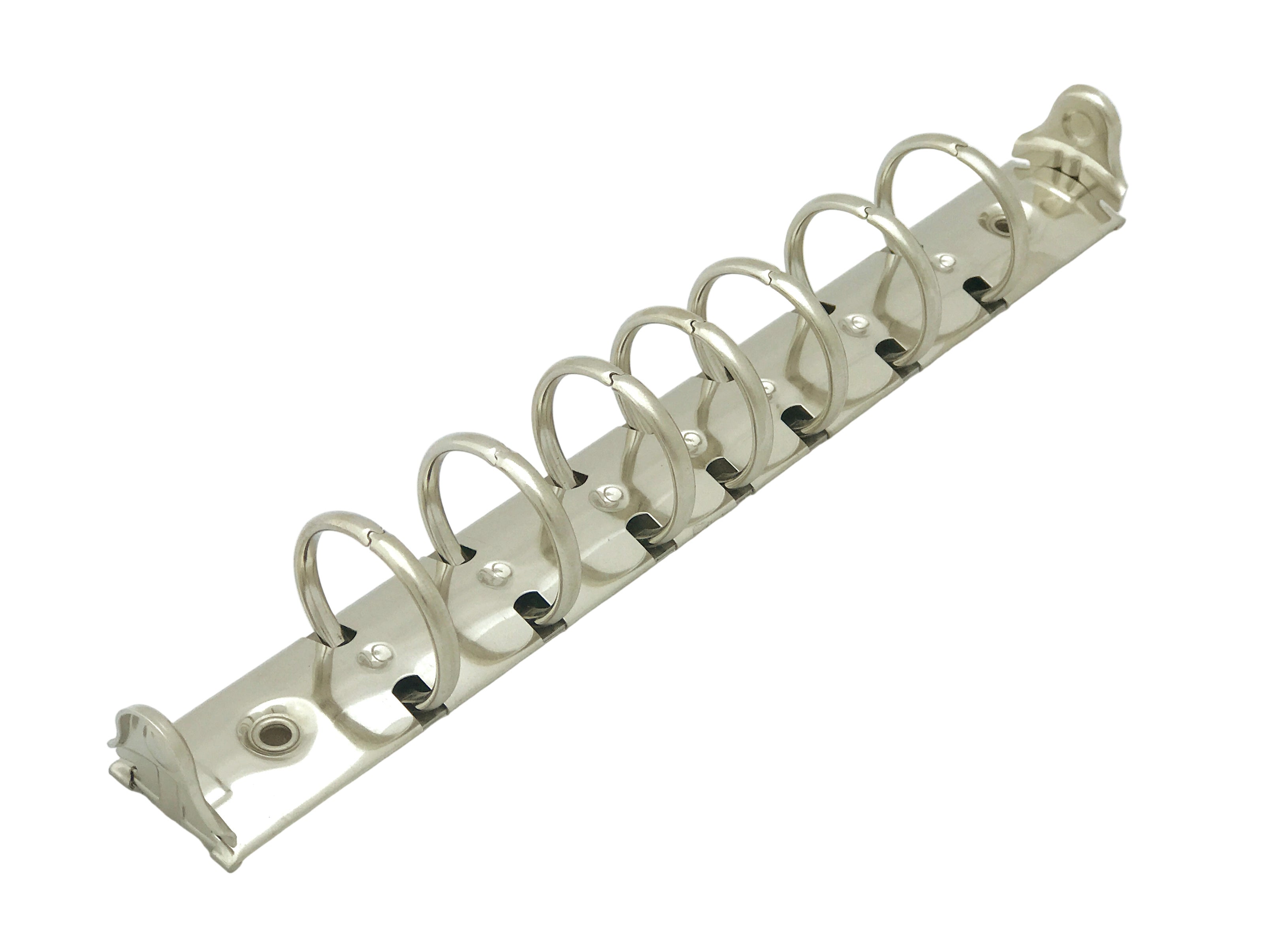 Herraje tamaño esquela o media carta de siete argollas redondas de 1 pulgada y palancas para abrir, acabado níquel plateado. listo para 200 hojas, con base de 26 mm. Empaque con 200 piezas.