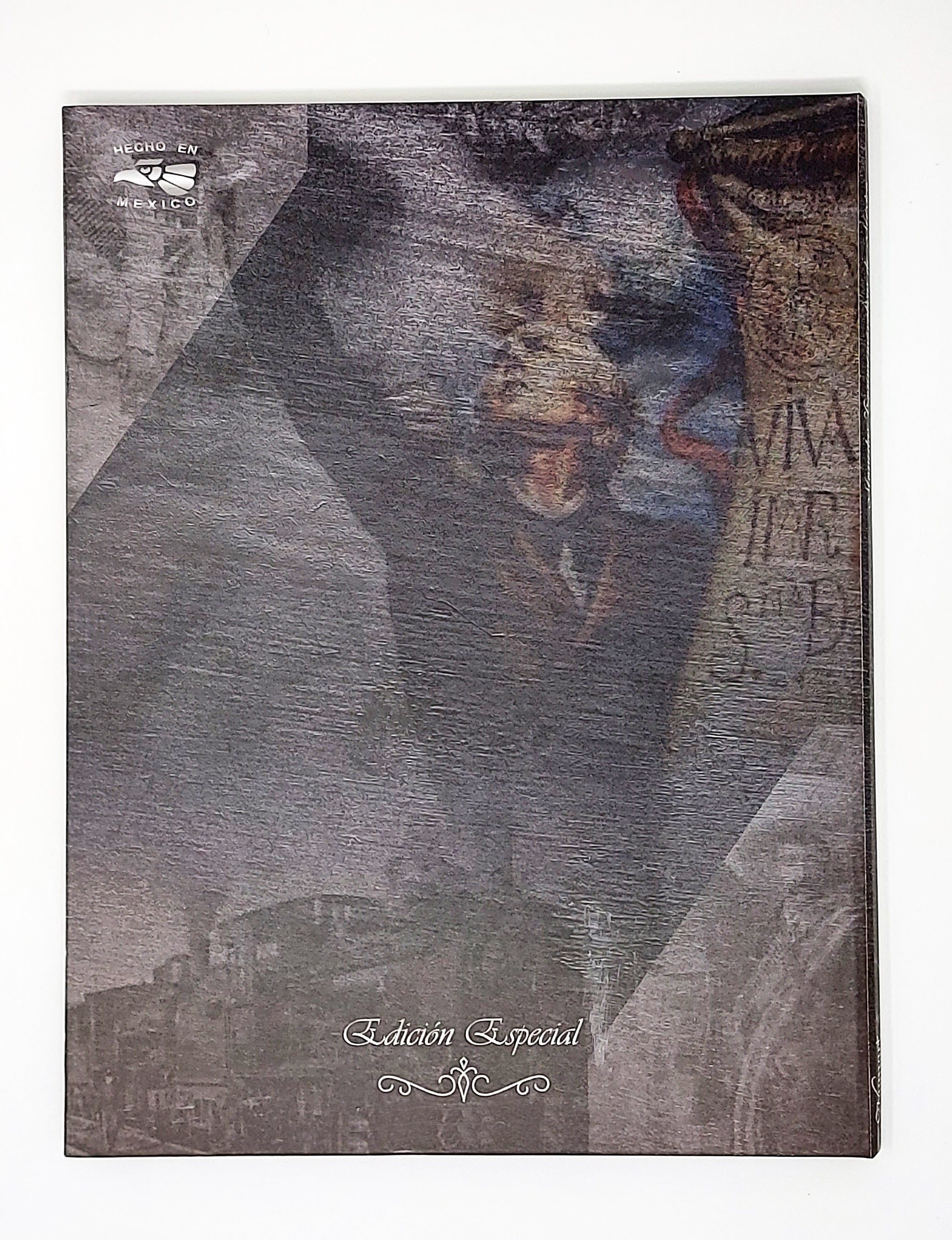 Álbum coleccionador para monedas conmemorativas mexicanas de $5 pesos, con espacios para 20 monedas Bicentenario, 18 monedas Revolución, y dos billetes, diseño rígido con funda.