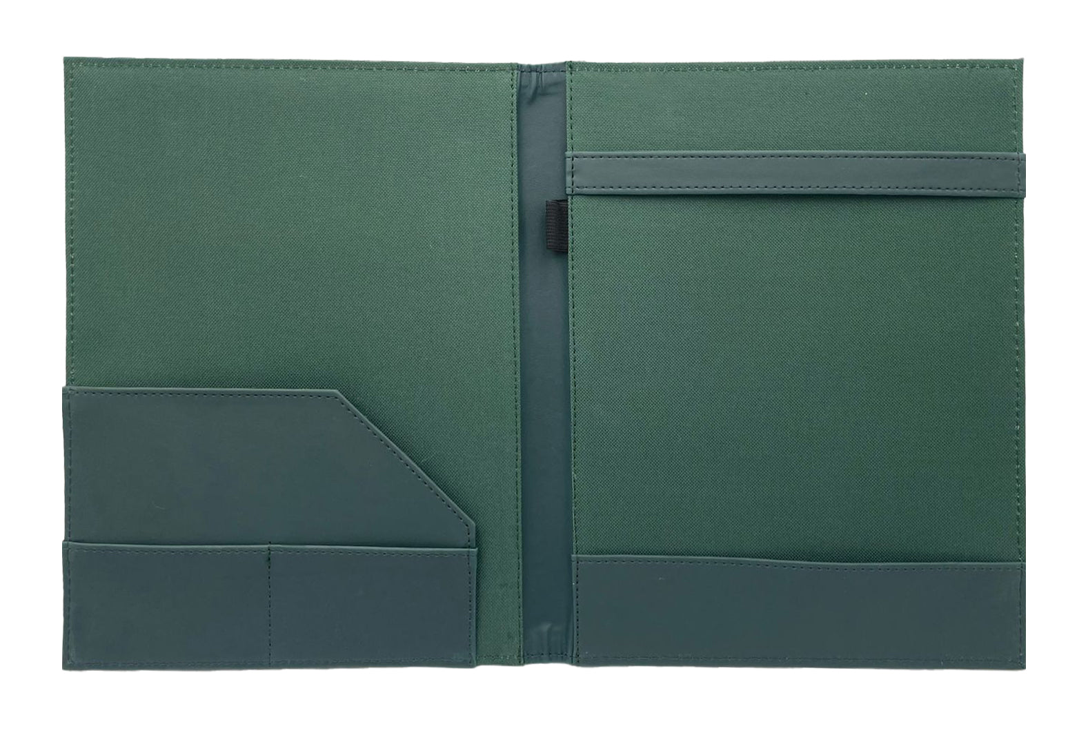 Carpeta Porta Block para hojas tamaño carta, fabricada en curpiel con detalle curvo en portada y forro interior de tela poliéster. Incluye solapa para papeles, doble tarjetero y porta pluma. Acepta hasta 50 hojas tamaño carta. Ideal para eventos corporativos y académicos como congresos, conferencias, talleres, y promociones. Color verde.