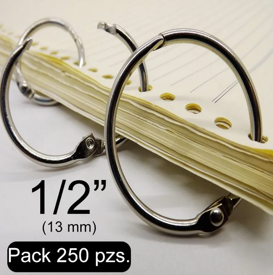 Pack de 250 piezas de argollas abatibles articuladas metálicas con bisagra de perno remachado en acabado niquelado (plateado). Medida de 13 mm de diámetro interior, ideal para carpetas, agendas, menús, publicaciones impresas, carteles colgantes y gráficos. Capacidad para almacenar 110 hojas.