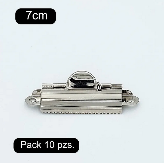 10 piezas de clip sujetador metálico de presión con dientes tipo pinza para tablas. Largo total de 7 cm, ancho de 1.3 cm y acabado níquel plateado.
